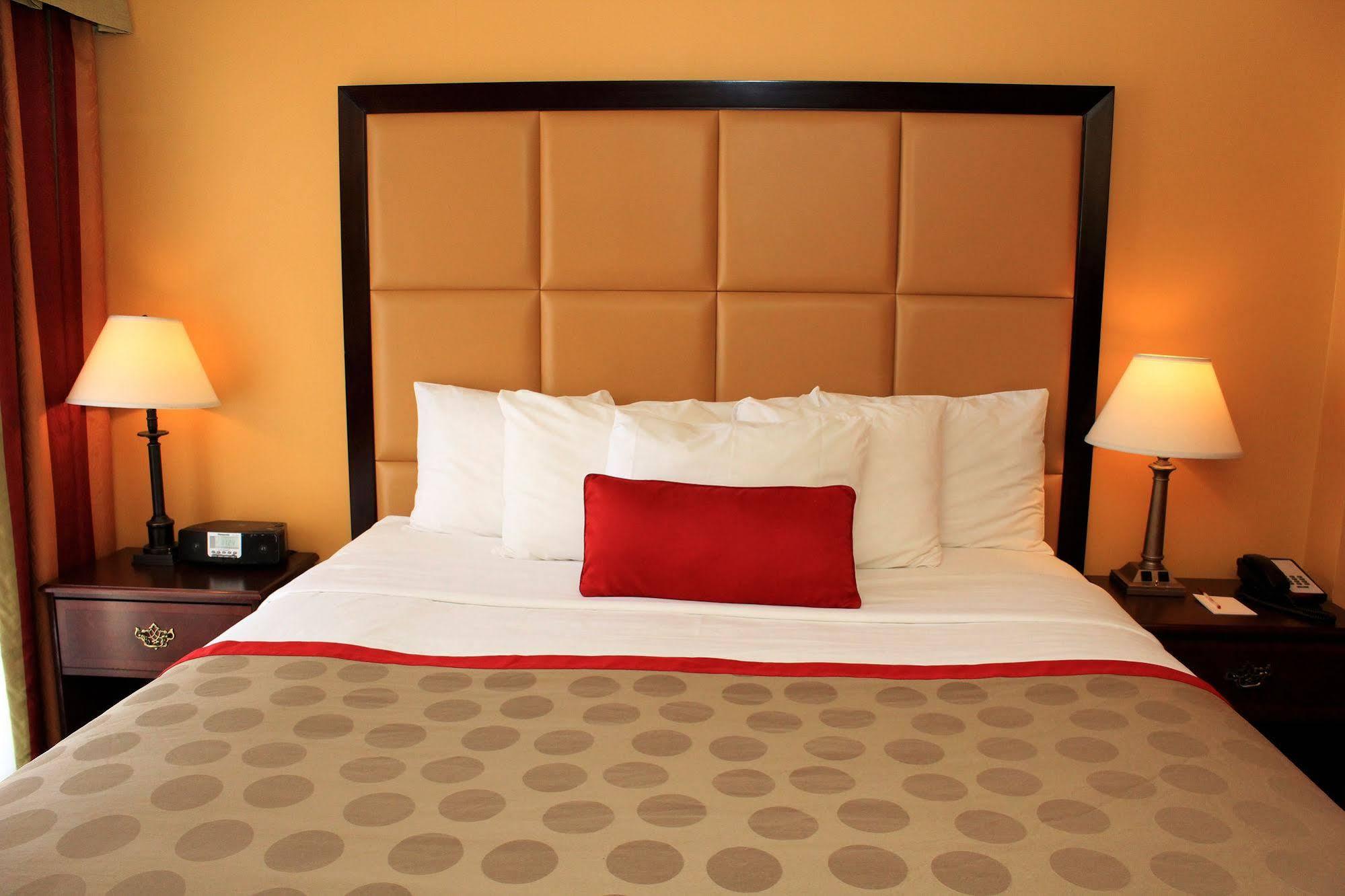 Delta Hotels By Marriott Denver Thornton ノースグレン エクステリア 写真