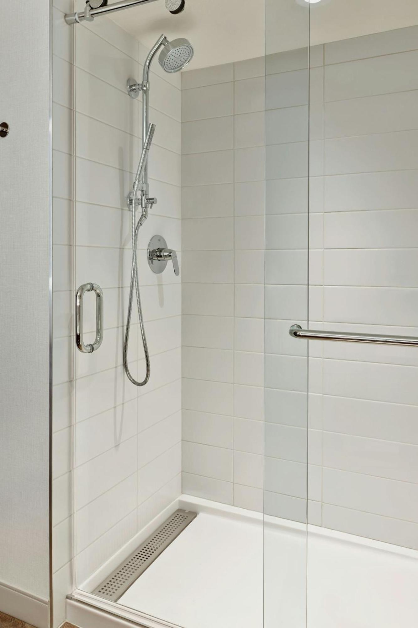 Delta Hotels By Marriott Denver Thornton ノースグレン エクステリア 写真