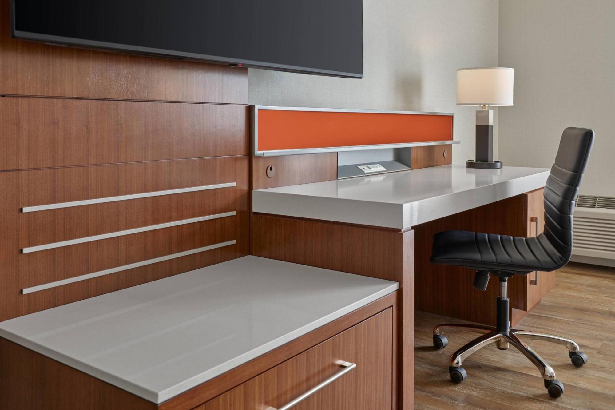 Delta Hotels By Marriott Denver Thornton ノースグレン エクステリア 写真